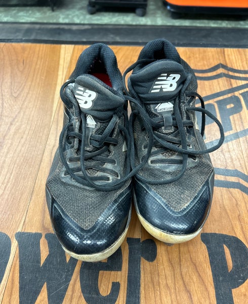 New Balance Baseball Cleats Size 10