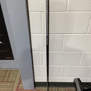 New Junior Warrior Alpha LX Pro Right Handed Hockey Stick W28
