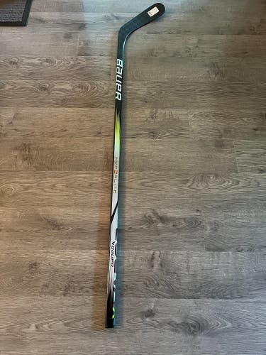 New Bauer Hyperlite 2 Hockey Stick