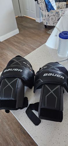 Used Bauer knee pads