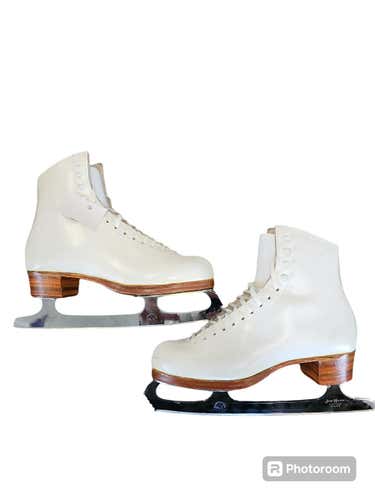 Used Riedell Red Wing Senior 7 Women's Figure Skates