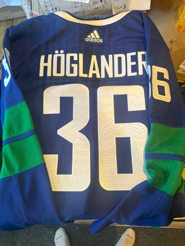 Vancouver Canucks Nils Hoglander Adidas Jersey-brand new size 60 XXXL
