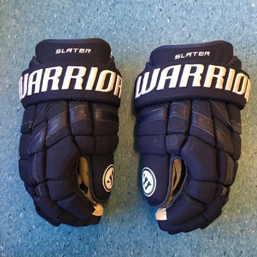 Winnipeg Jets Jim Slater 19 2014-15 Used Warrior Covert DT1 Pro Gloves