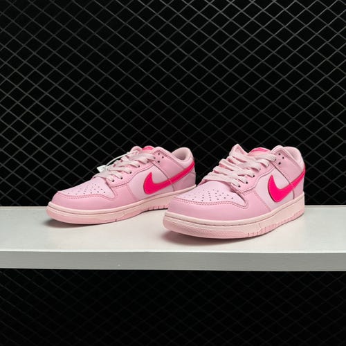 Women Nike SB Dunk Low Triple Pink GS Sneakers Athletic Shoes-Size Women 7.5