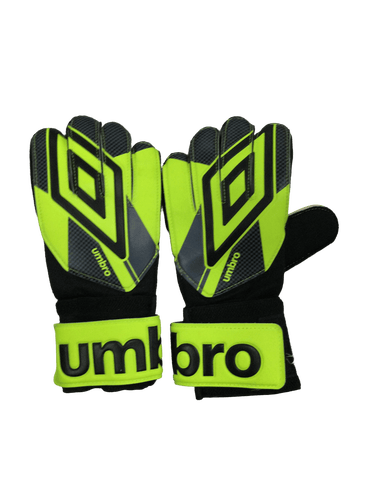 Used Umbro Umbro Goalie Gloves 4 Soccer Goalie Gloves