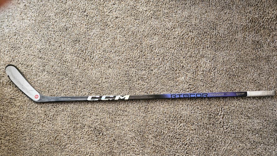 Used Intermediate CCM RibCor Trigger 8 Pro Right Handed Hockey Stick P28