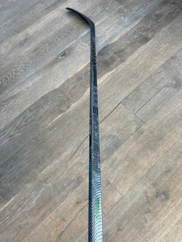 New Senior CCM Right Handed  Pro Stock RibCor Trigger 6 Pro Hockey Stick