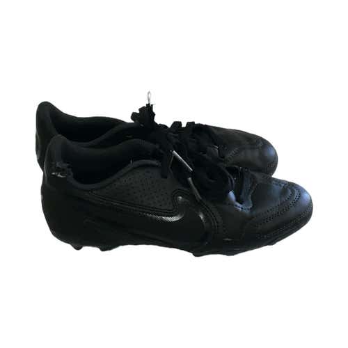 Used Nike Tiempo Junior 02.5 Outdoor Soccer Cleats