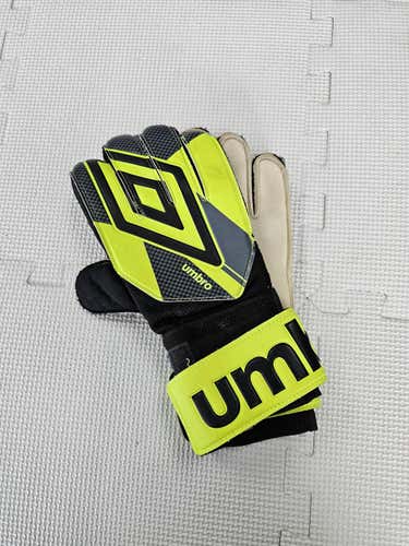 Used Umbro Goalie Gloves 6 Soccer Goalie Gloves