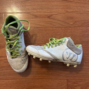 White Used Youth Warrior Burn 9.0