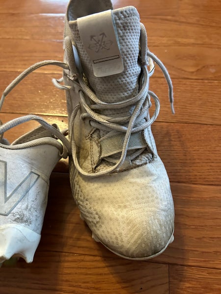 White Used Youth New Balance Freeze 3.0