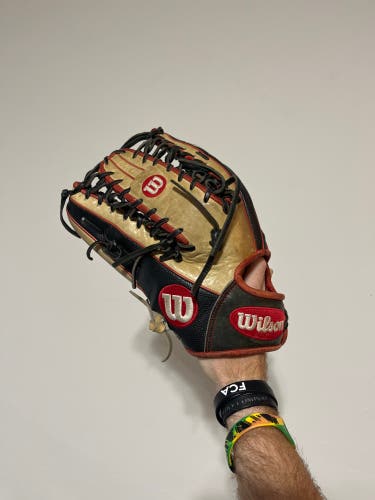 Wilson a2000 ot6 12.75 lefty baseball glove