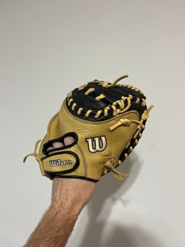 Wilson a1000 33” catchers mitt baseball glove