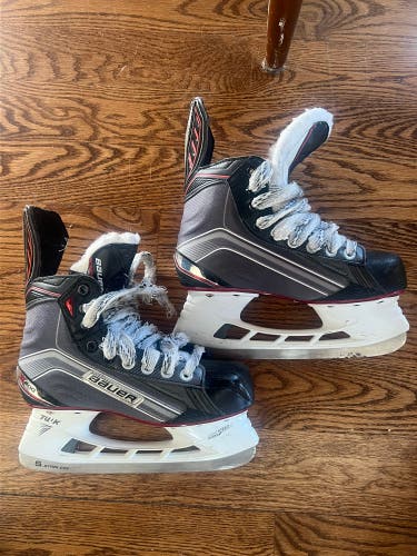 Used Junior Bauer Regular Width Size 3.5 Vapor X600 Hockey Skates
