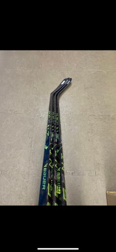 New Junior Bauer Right Handed P92 Ag5nt Hockey Stick - 2 Pack Bundle