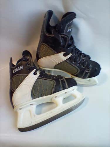 Used Ccm Intruder Junior 01 Ice Skates Ice Hockey Skates