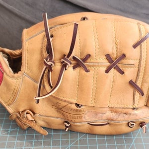 Used Rawlings XPG 26 VINTAGE Baseball Glove 12"