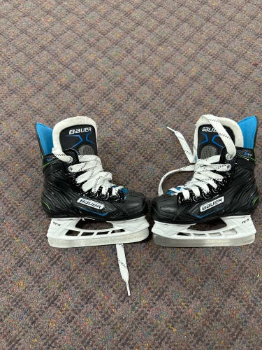 Used Youth Bauer 8 XLP Hockey Skates