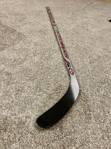 New Senior Easton Right Handed Pro Stock Synergy SE Hockey Stick(Zubov)