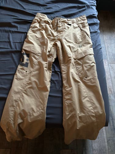 DC men’s snowboard pants Size XL