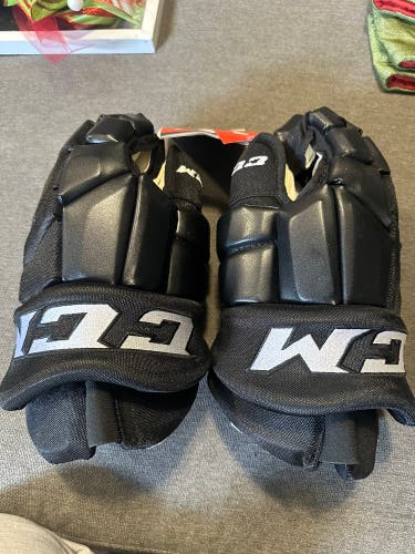 New  CCM 15" Pro Stock HG42 Gloves