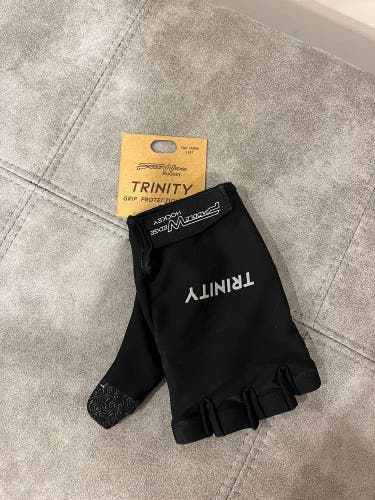 New Paddle Wedge Trinity Glove