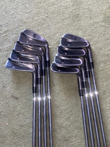 Cleveland CG1 CMM Black-Pearl Muscle back R300 Iron Set (3-pw)