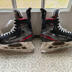 Used Intermediate Bauer Regular Width Size 5.5 Vapor Hockey Skates