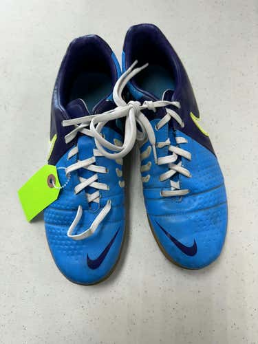 Used Nike Senior 9 Cleat Soccer Indoor Cleats