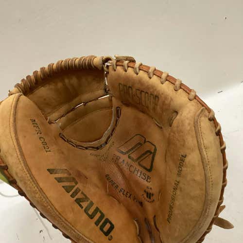 Used Mizuno Mfr C021 33" Catcher's Gloves