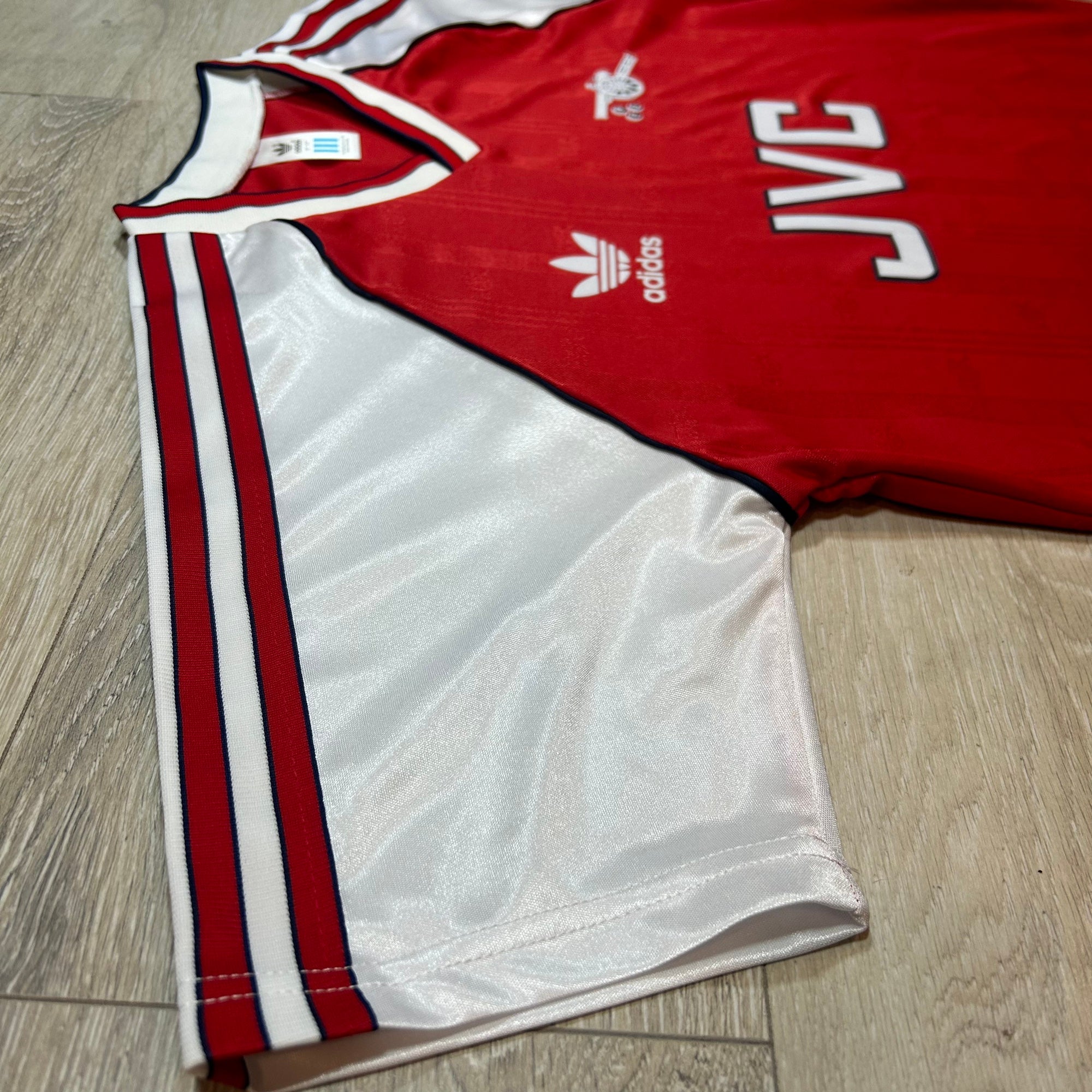 アーセナル ユニフォーム JVC ARSENAL adidas Oサイズ 90s Adidas Arsenal FC JVC Embossed Soccer Jersey t-shirt Small