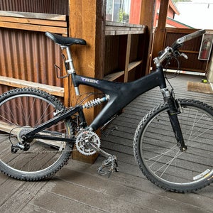 RARE 1995 Trek Y11 Carbon Fiber Mountain Bike Y Frame Shimano LX Rock Shox 19.5