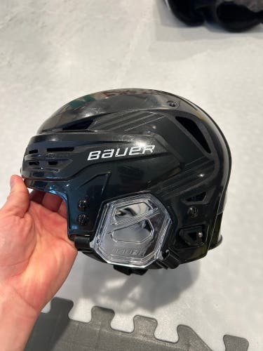 Used Small Bauer Re-Akt 85 Helmet