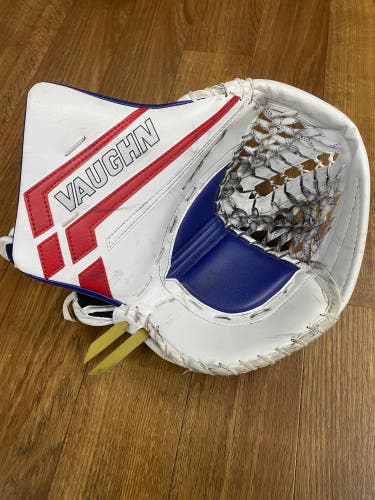 Almost New Vaughn V8 Goalie Glove