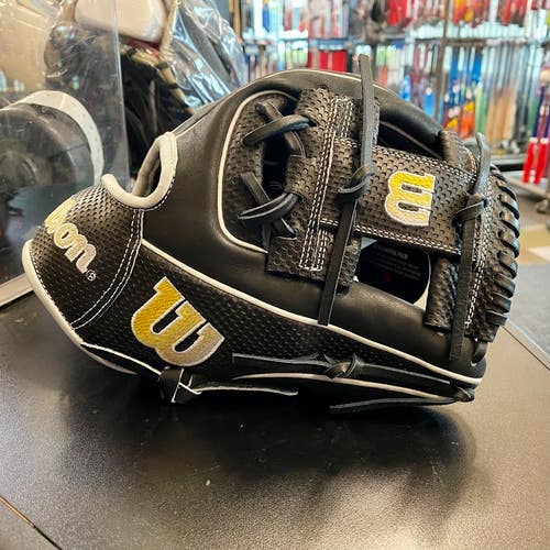 2023 Wilson A2000 SC1786 11.5" SpinControl Infield Glove RHT ►2-DAY SHIPPING◄