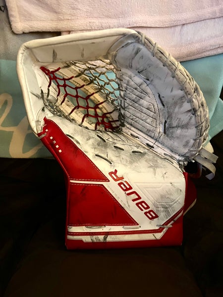 Bauer m5 Pro Senior Regular Goalie Glove - Red