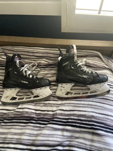 Used Bauer Wide Width Size 5.5 Supreme Mach Hockey Skates