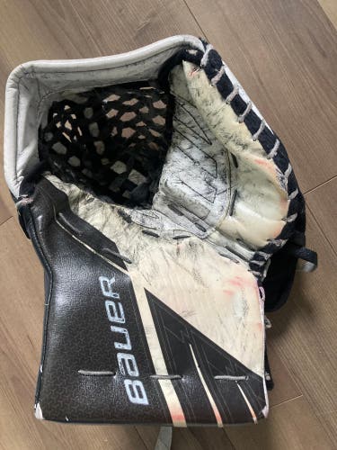 Used Bauer Supreme Ultrasonic Goalie Glove