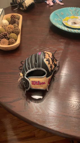 Lightly Used 2023 Infield 11.5" A2000 Baseball Glove