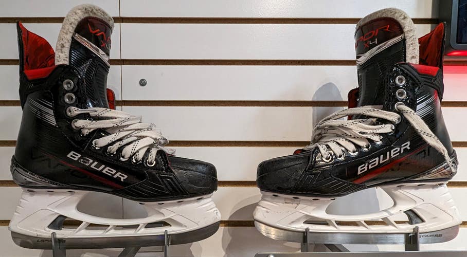 Used, S23 Bauer Vapor X4 Hockey Skates, Size 6.5 Fit 3 with SuperFeet Carbon insoles.