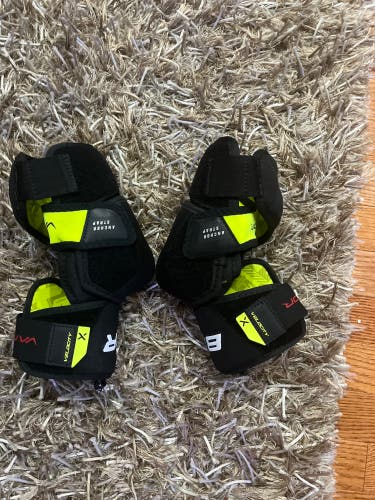 Very good condition, Bauer elbow pads