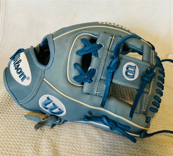 Used 2021 Infield 11.5" A2000 2021 Autism Baseball Glove