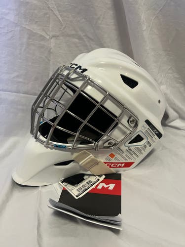 New Senior CCM AXIS XF Goalie Mask Medium