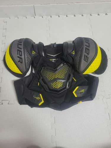 Used Bauer Ultra Sonic Md Hockey Shoulder Pads