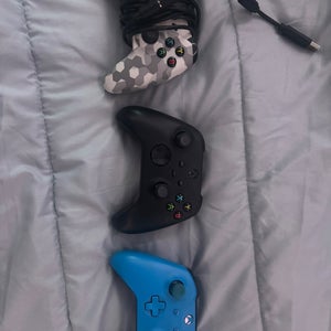 Used  Xbox Controllers