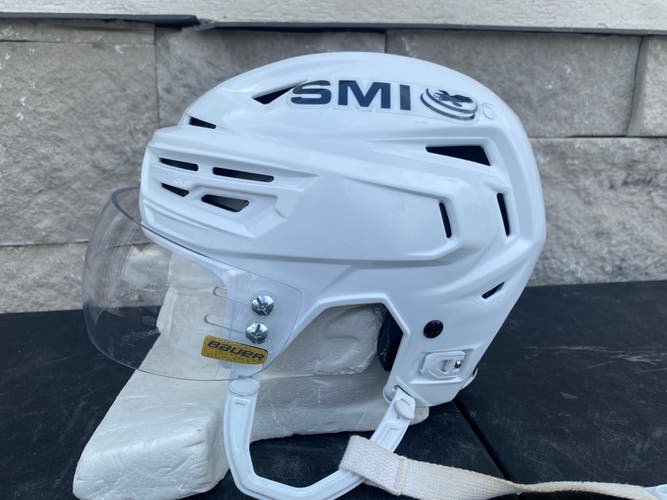 Bauer Re-Akt 150 Pro Stock Hockey Helmet Bauer Visor Combo Medium White 3728