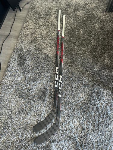 New Senior CCM Right Handed P28 Hockey Stick