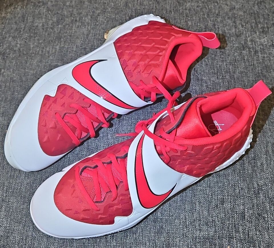 mike trout 6 turf