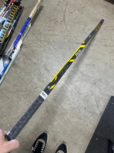 Used - CCM Tacks Hockey Shafts - 140 FLEX , Grip , 60" long