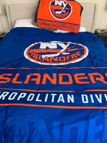 Used New York Islander Twin Comforter And Sham Set